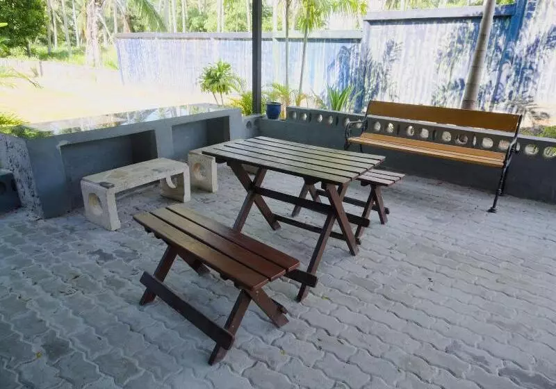 استراحتگاه Co Co House Samui