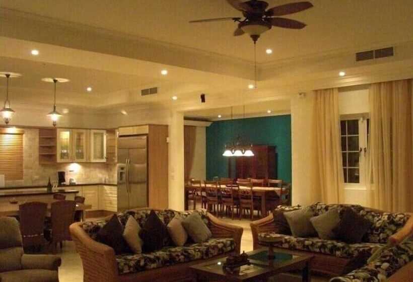 Walking To The Beach Villa