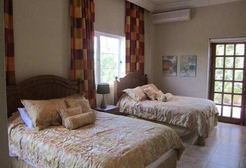 Walking To The Beach Villa