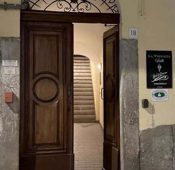 تختخواب و صبحانه La Terrazza Vercelli Bed & Charme