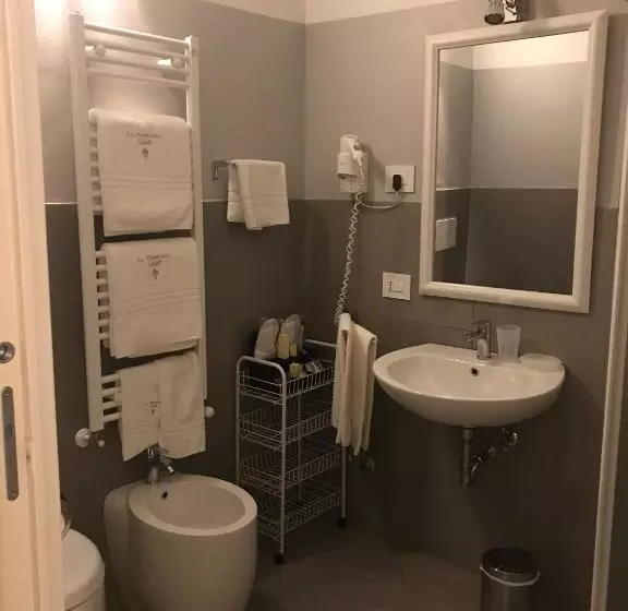 تختخواب و صبحانه La Terrazza Vercelli Bed & Charme