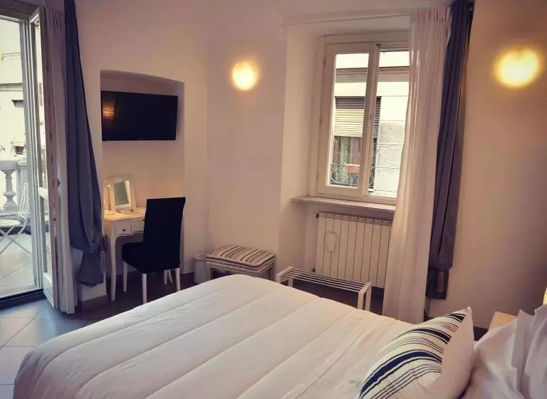 تختخواب و صبحانه La Terrazza Vercelli Bed & Charme