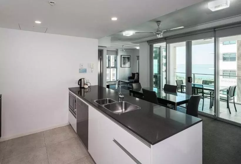 H On Mitchell Apartment