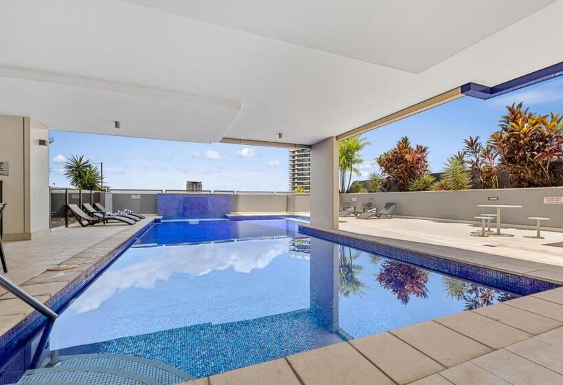 H On Mitchell Apartment