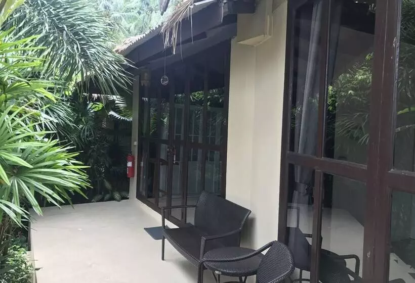 Hotelli Amber Sands Beach Resort