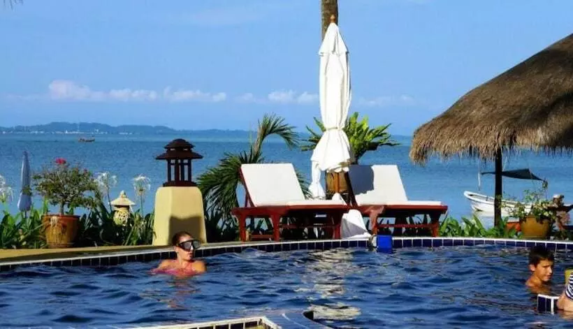 Hotelli Amber Sands Beach Resort