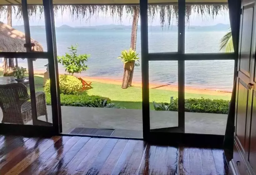 Hotelli Amber Sands Beach Resort