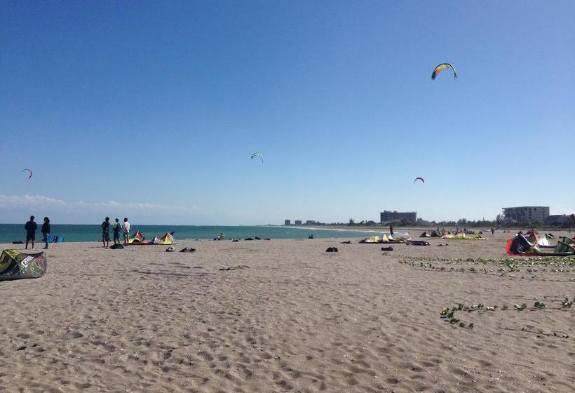 Hotel Beachfront Inn