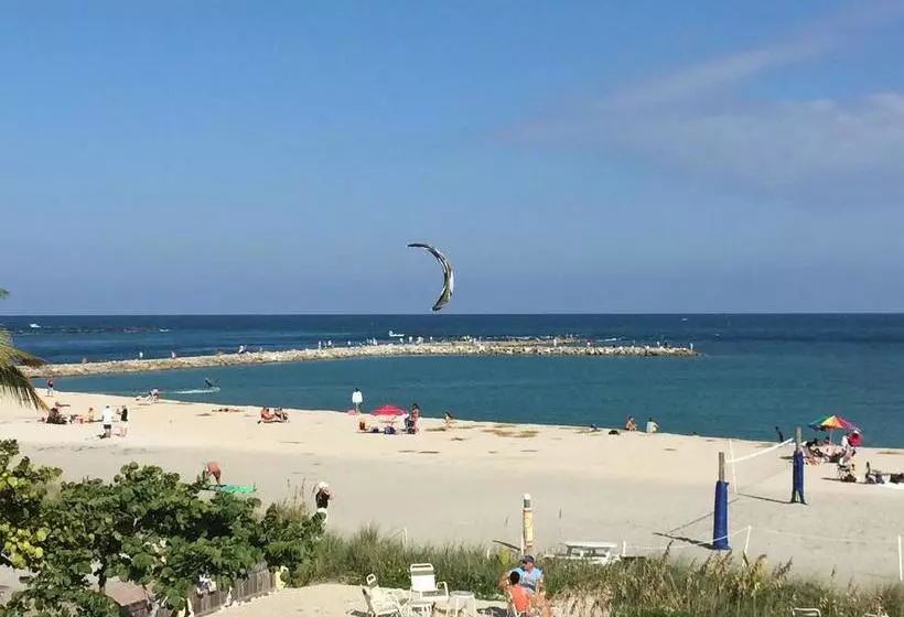 ホテル Beachfront Inn