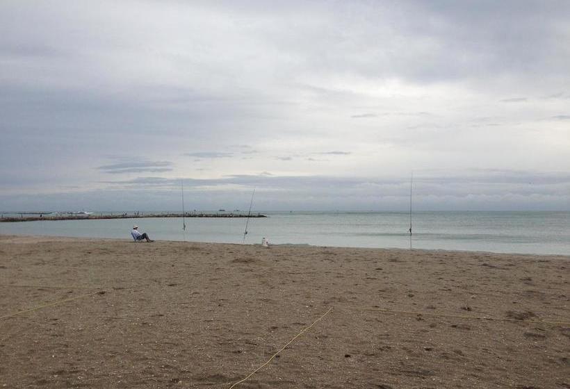 Hotel Beachfront Inn