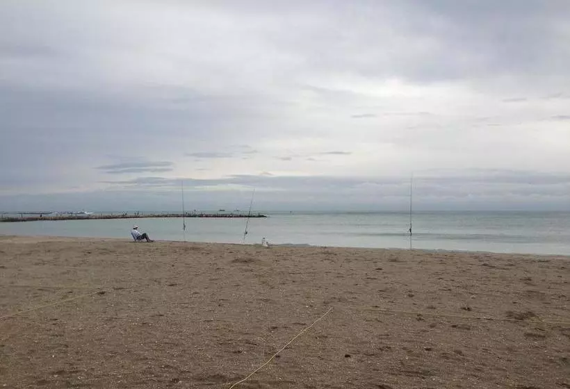 ホテル Beachfront Inn