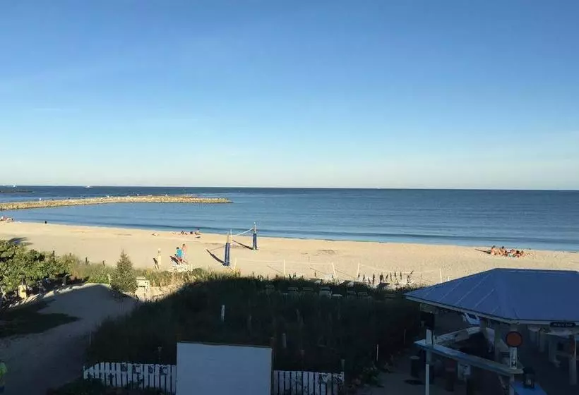 ホテル Beachfront Inn