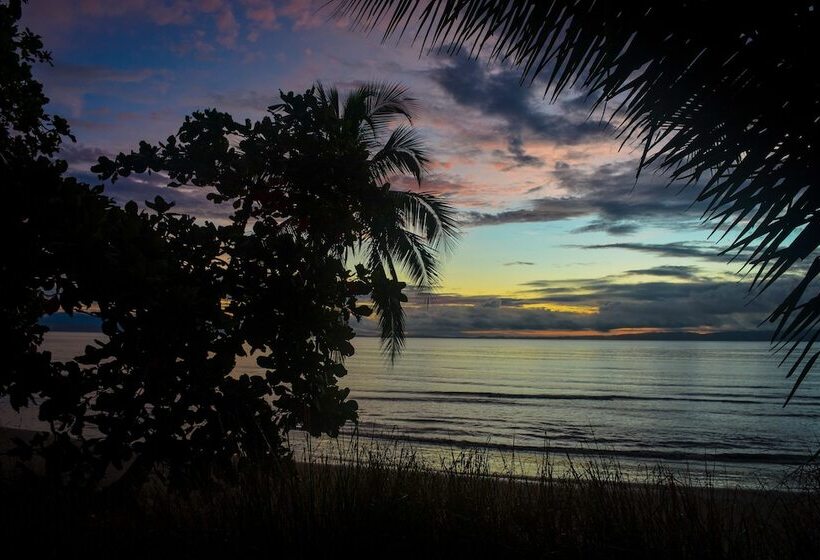 בית מלון כפרי Blue Osa Beach Resort & Spa