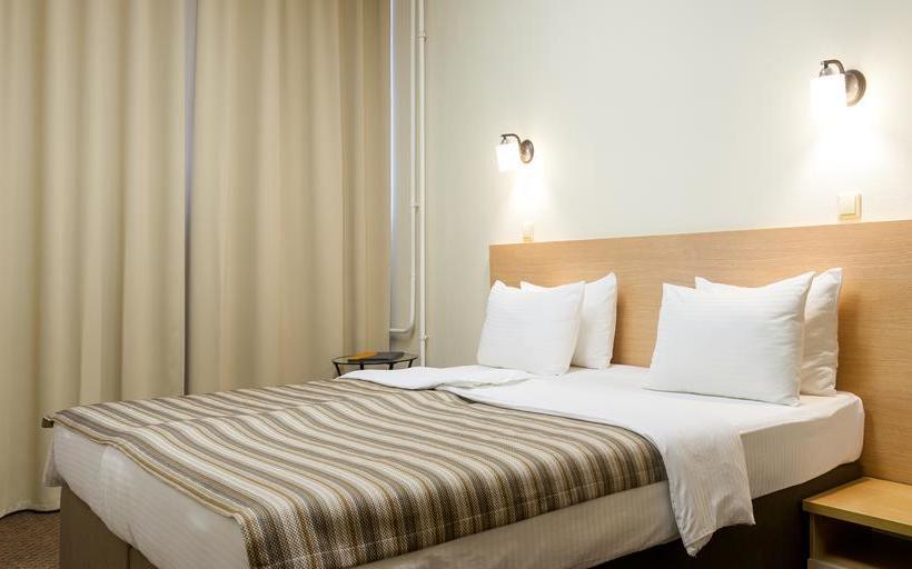 ホテル Comfort Nsk