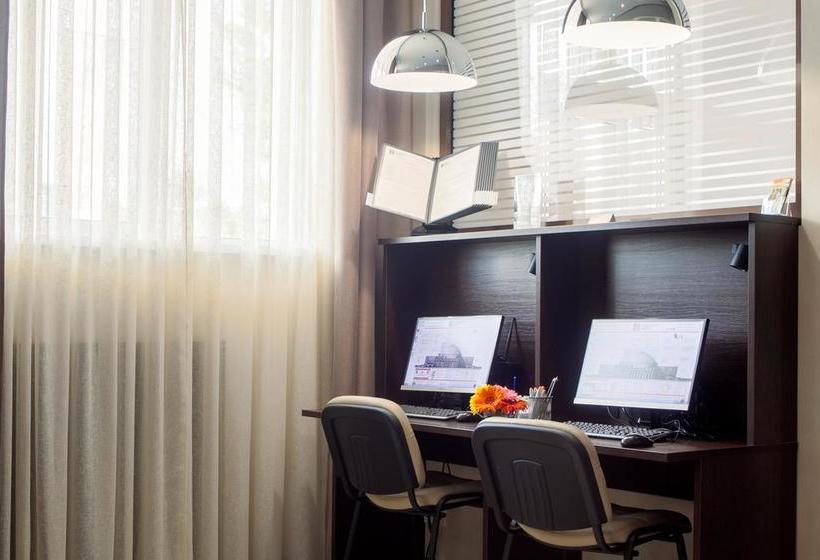 ホテル Comfort Nsk