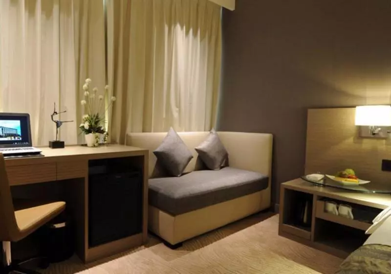 هتل Kaohsiung International Plaza