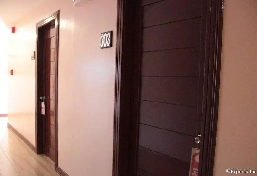 هتل One Averee Bay