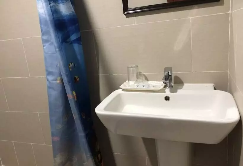 هتل One Averee Bay