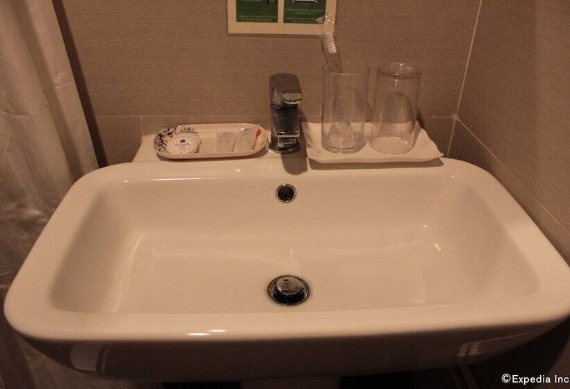 Hotel One Averee Bay