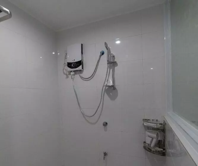 هتل One Averee Bay