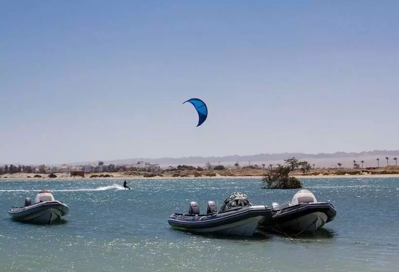 هتل Wadi Lahami Village