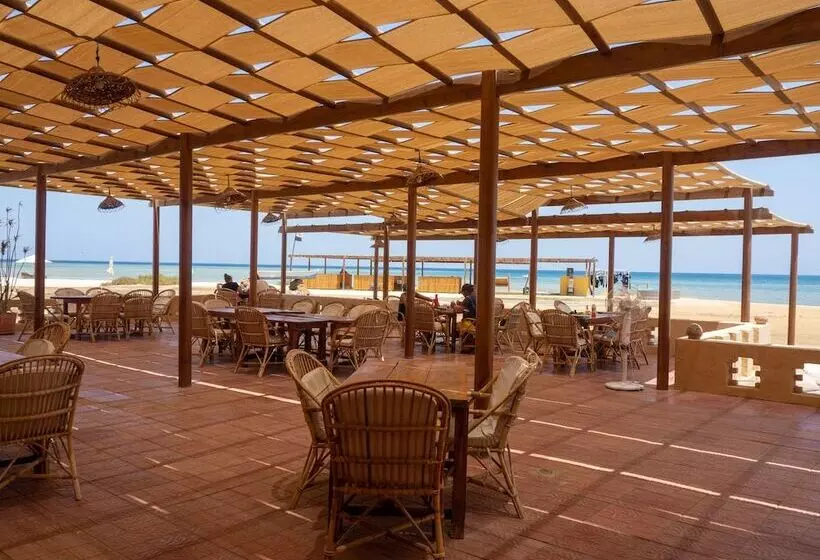 هتل Wadi Lahami Village