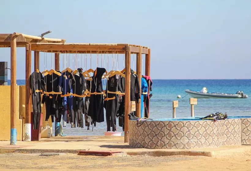 هتل Wadi Lahami Village