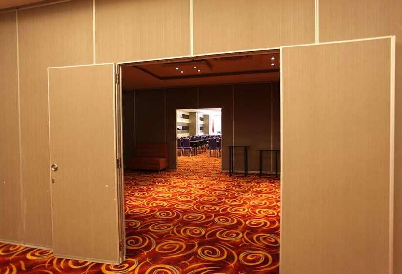 W Three Premier Hotel Lagaligo