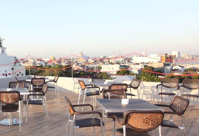 W Three Premier Hotel Lagaligo