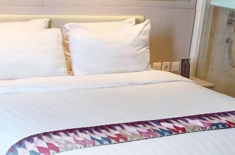 W Three Premier Hotel Lagaligo