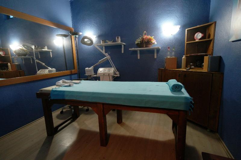 Mr. Dim Exclusive Apart