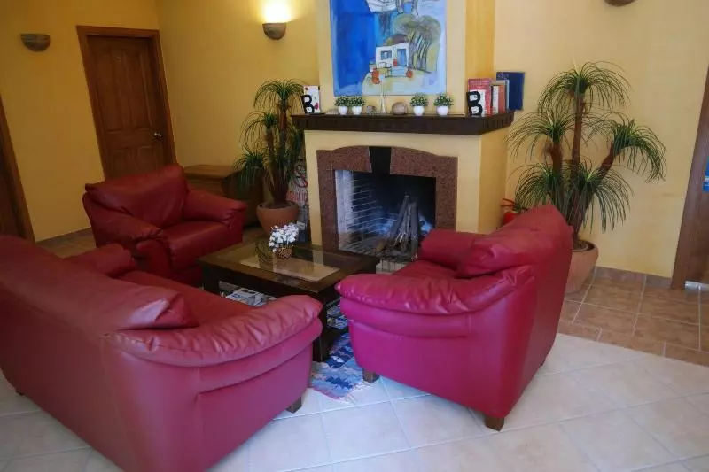 Mr. Dim Exclusive Apart