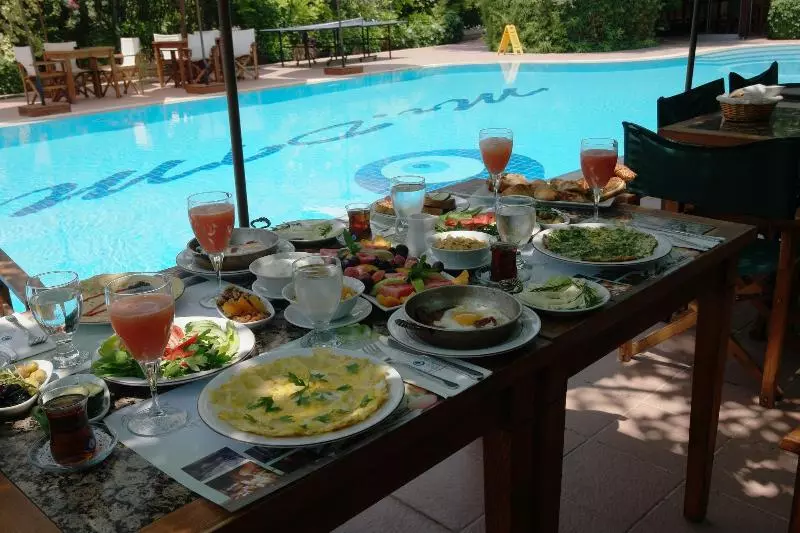 Mr. Dim Exclusive Apart