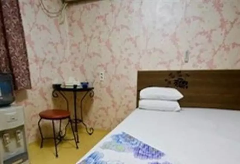 Myeongdong Daehanjang Motel