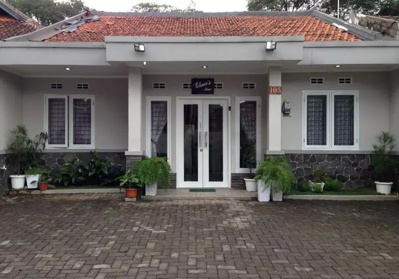 پانسیون Elenor's Home