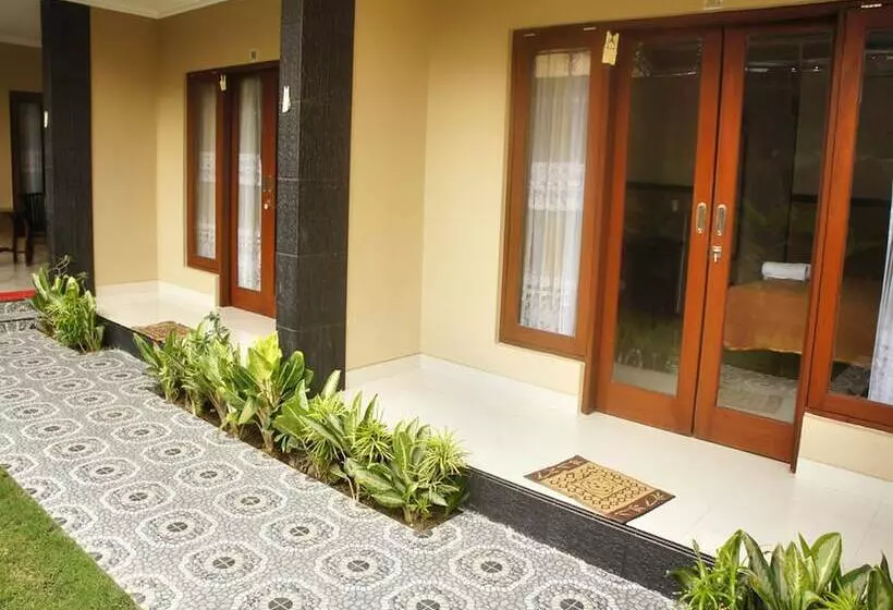 פנסיון Rena Segara House Kuta