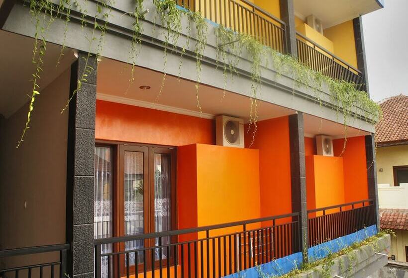 پانسیون Rena Segara House Kuta