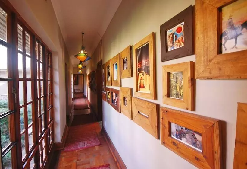 ペンション The Wardrobe Guest House