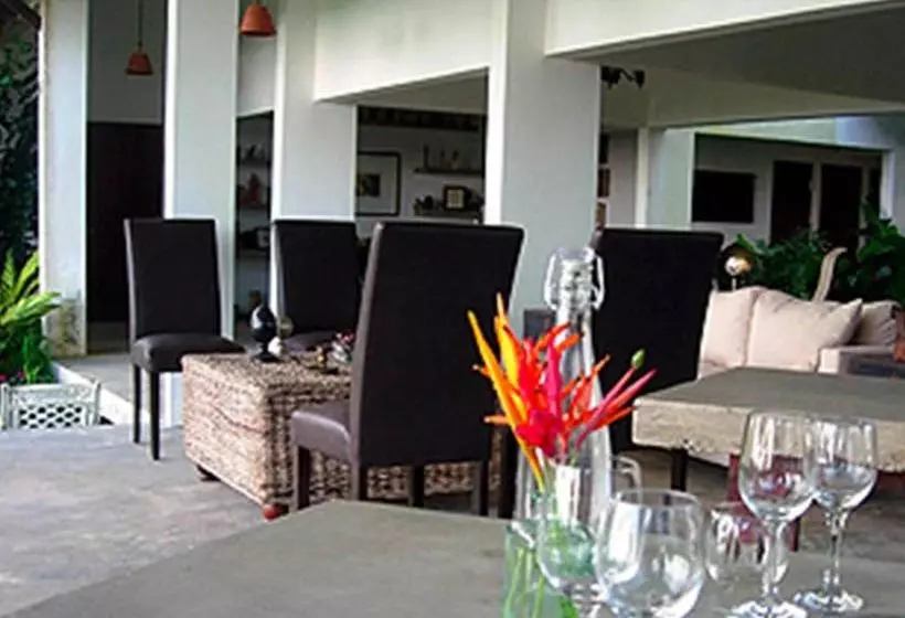 تختخواب و صبحانه El Ito At The Rainforest Experience Farm