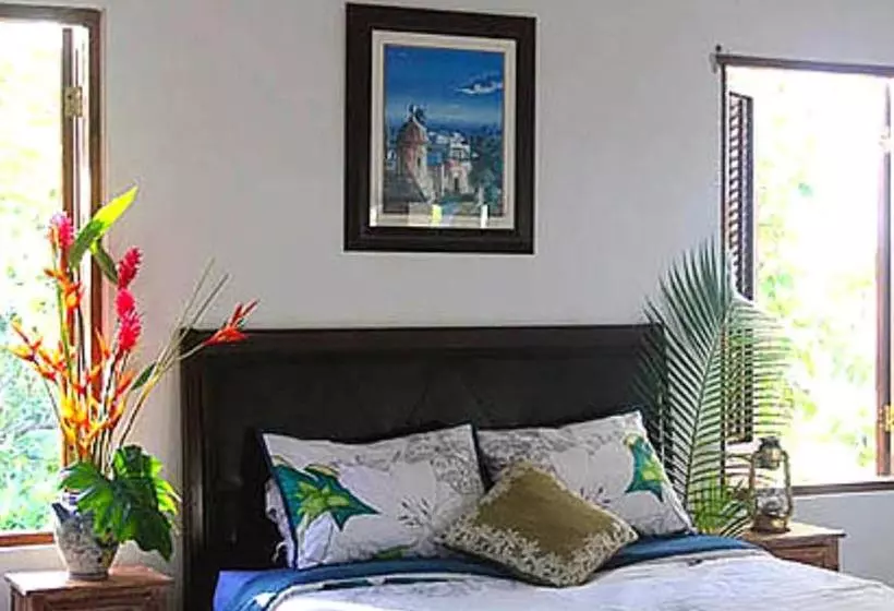 تختخواب و صبحانه El Ito At The Rainforest Experience Farm