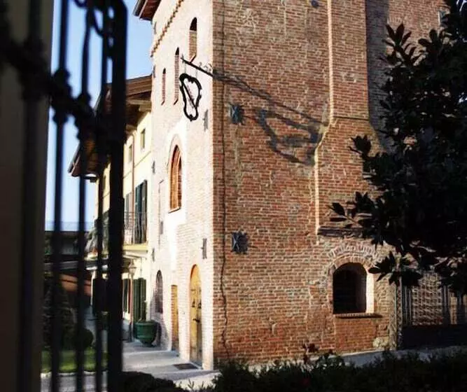 هتل La Torre Dei Canonici