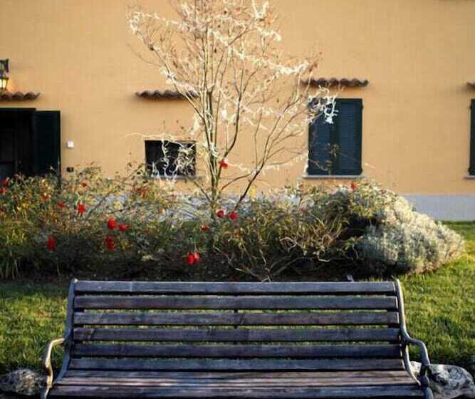 هتل La Torre Dei Canonici