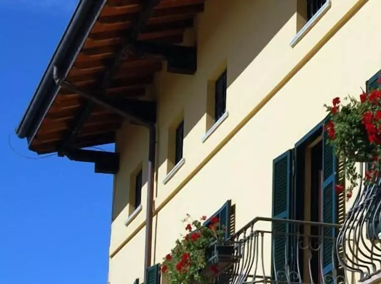 هتل La Torre Dei Canonici