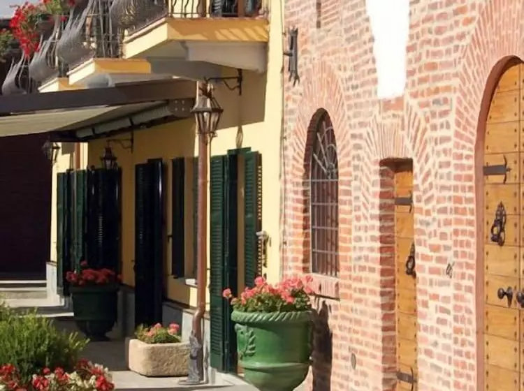 هتل La Torre Dei Canonici