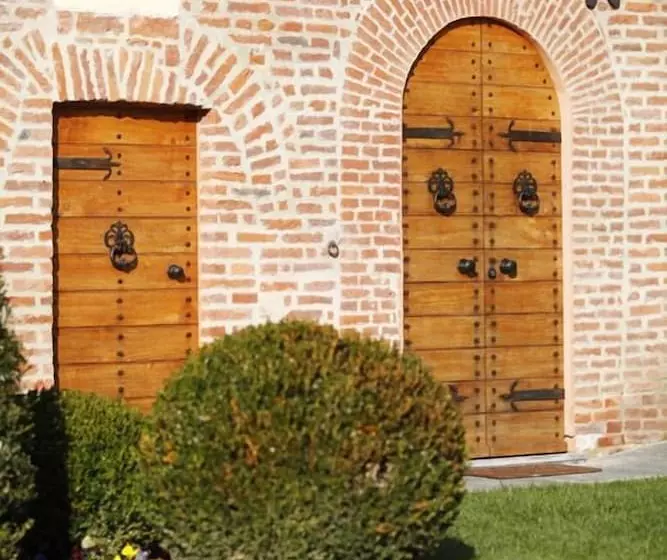 هتل La Torre Dei Canonici