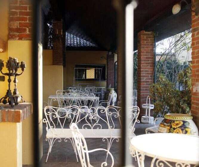 هتل La Torre Dei Canonici