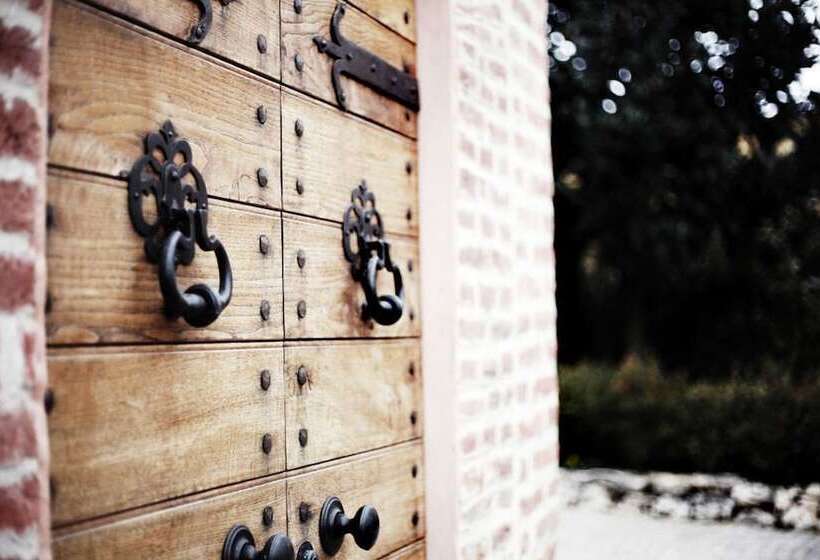 هتل La Torre Dei Canonici