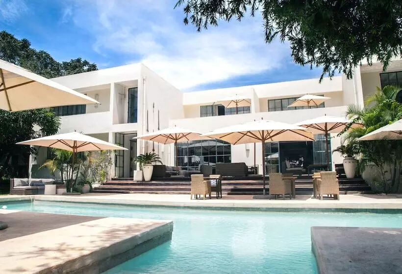 Hotel Latitude 15 Degrees