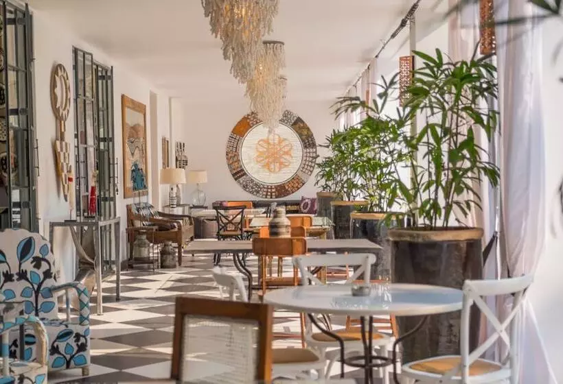 Hotel Latitude 15 Degrees