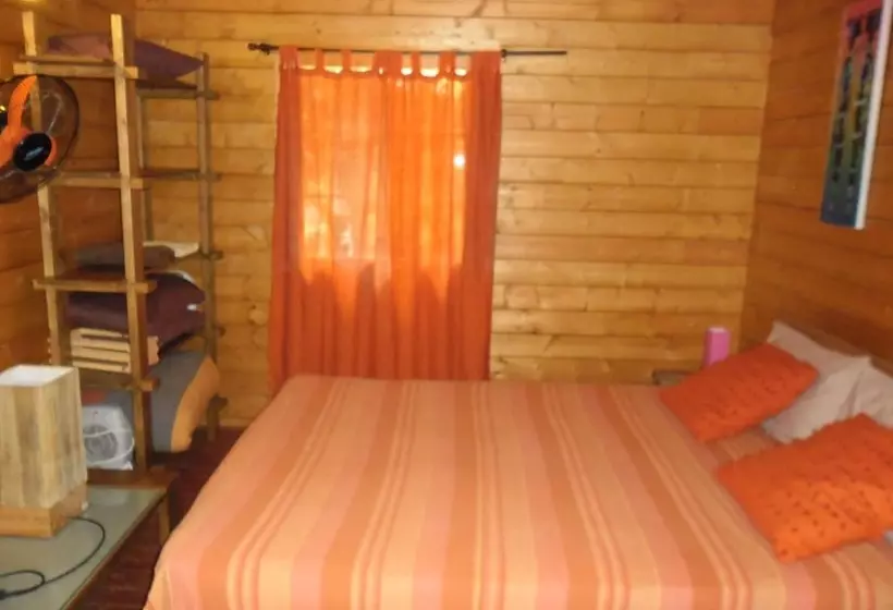 هتل Le Domaine De L’arbre Du Voyageur